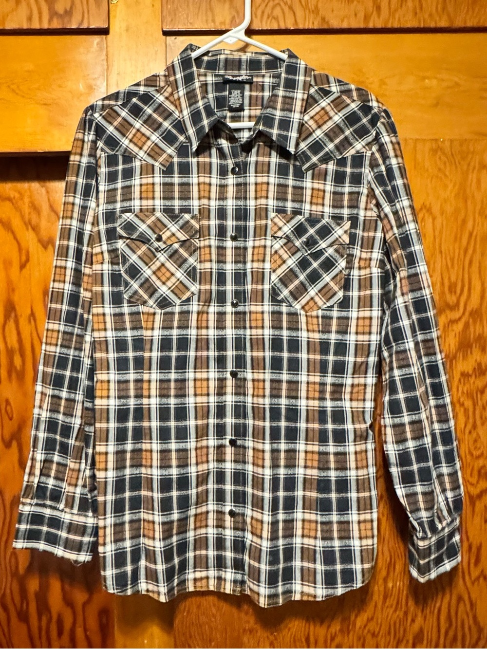 Wrangler Plaid Button-Down Shirt in Black and Brown